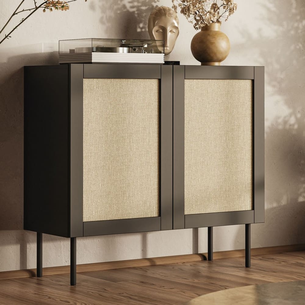 Détail du tressage en rotin du buffet ROTA