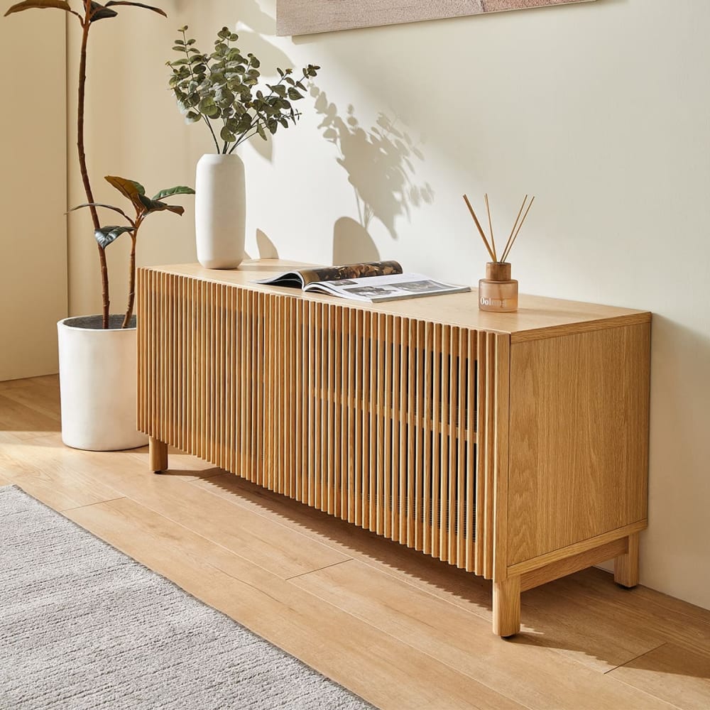Buffet UMEA portes ouvertes sur les tablettes