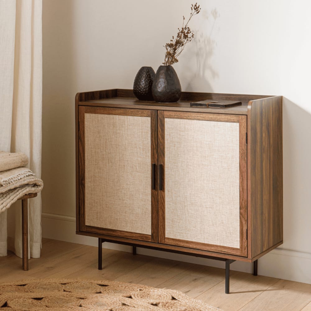Détail du tissu beige des portes du buffet JETSON