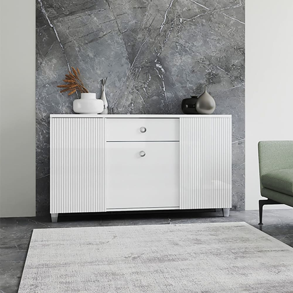 Détail de la laque blanche brillante du buffet MARIKA