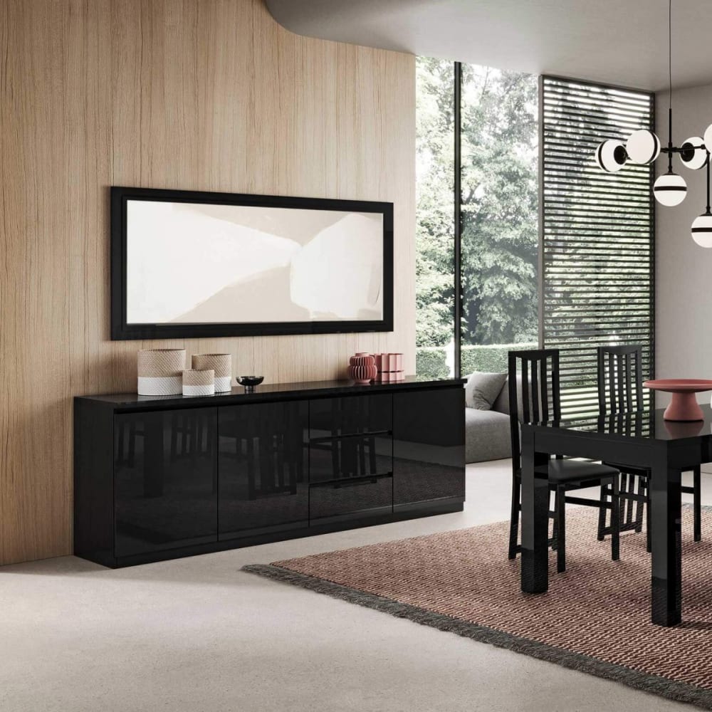 Détail de la laque noire brillante du buffet DEYTON
