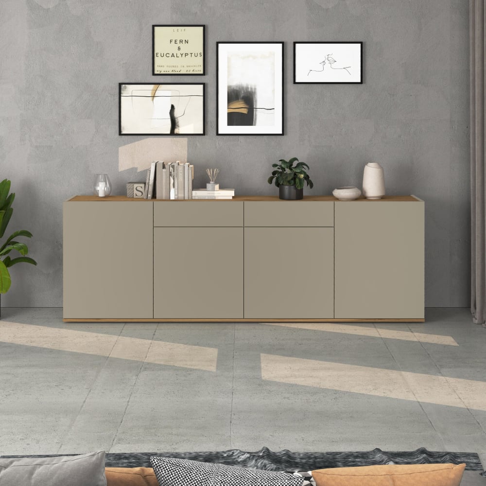 Détail de la finition taupe mate du buffet GARDA