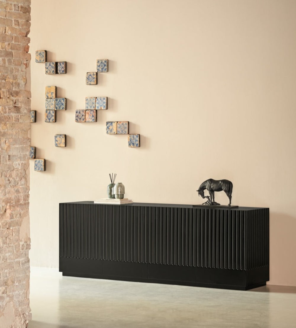 Détail des rainures verticales du buffet DORIC