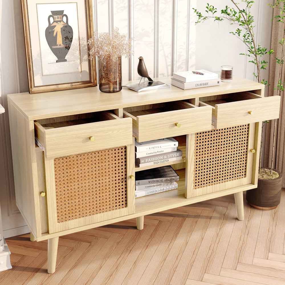Détail du tressage de rotin des portes du buffet URBAN MEUBLE