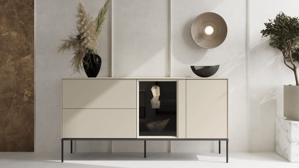Détail de la vitrine éclairée du buffet BELLEZO