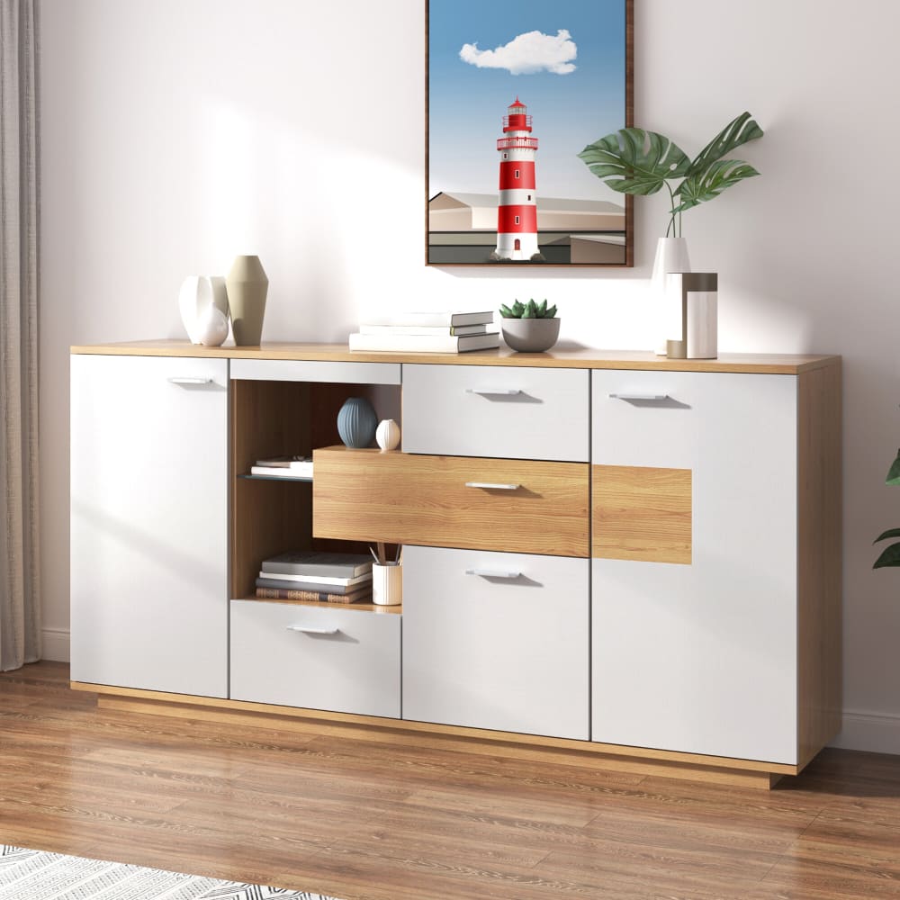 Détail de la niche vitrée éclairée du buffet URBAN MEUBLE