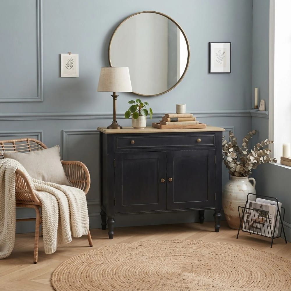 Détail du plateau en bois brut du buffet NEYLA