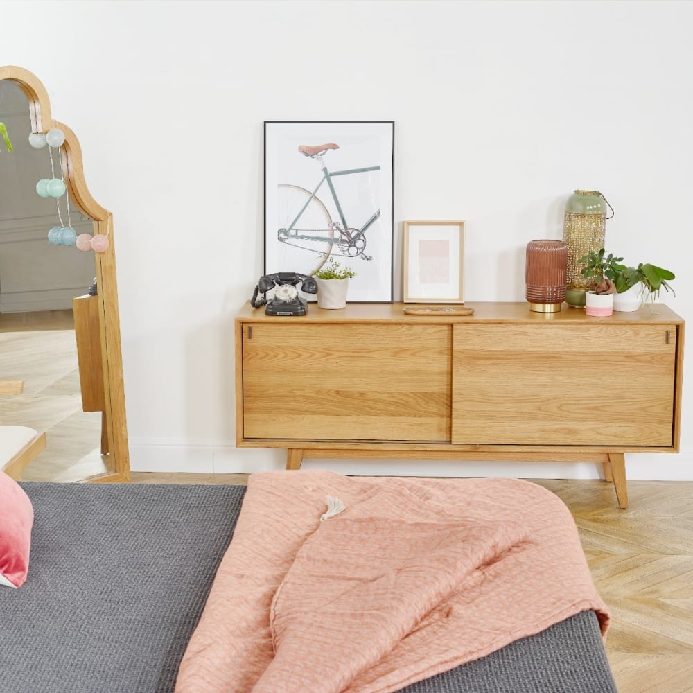 Buffet MATHILDE porte coulissante ouverte sur le rangement
