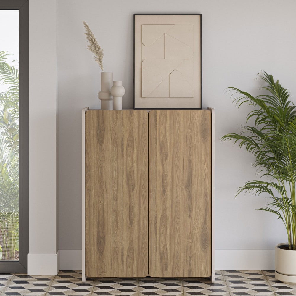 Détail de la finition bois foncé du buffet ENARA