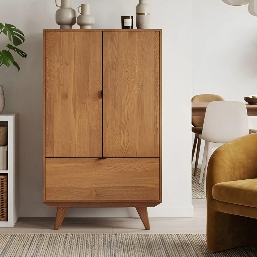 Buffet MALLET portes ouvertes sur les tablettes en chêne
