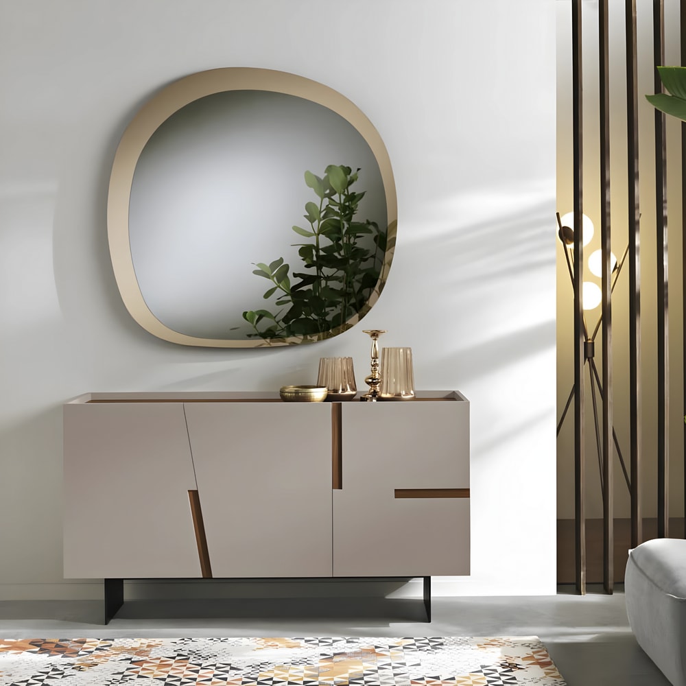 Gros plan sur les inserts en miroir bronze du buffet GIRONA