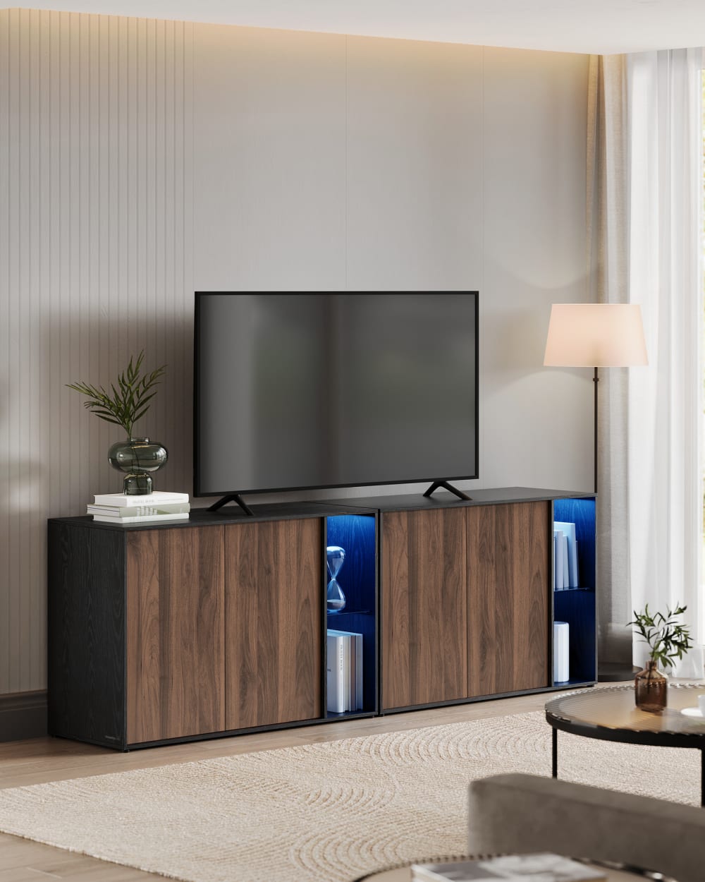 Détail de la vitrine éclairée du buffet SONGMICS HOME