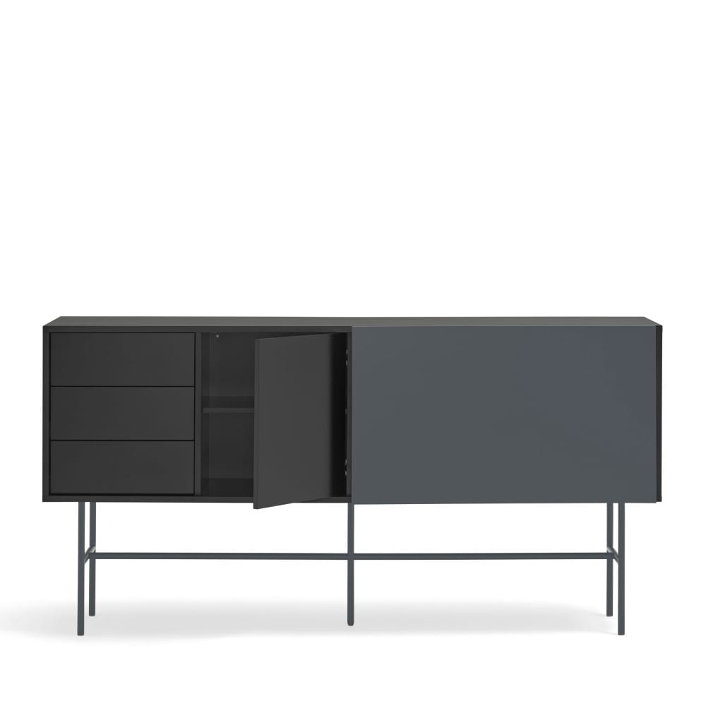 Détail de la porte coulissante noire du buffet NUBE