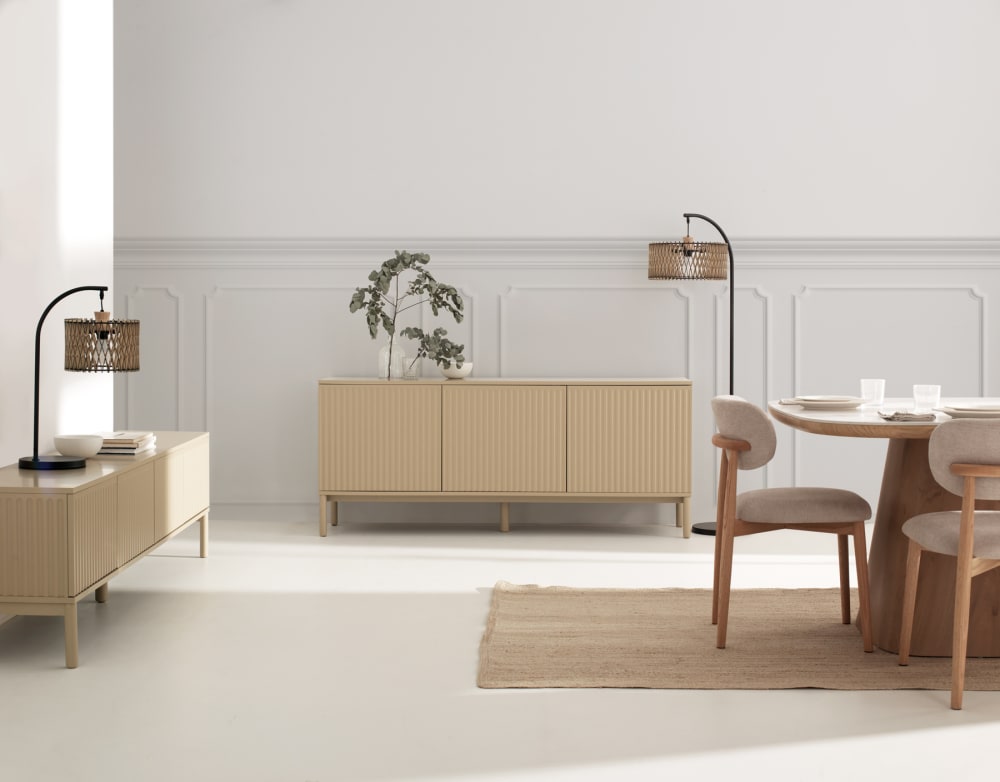 Détail des stries verticales du buffet GEESE HOME