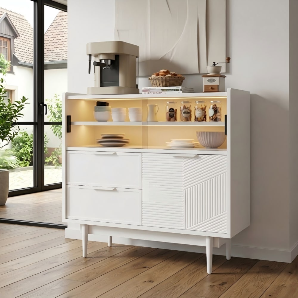 Détail de la porte vitrée du buffet URBAN MEUBLE
