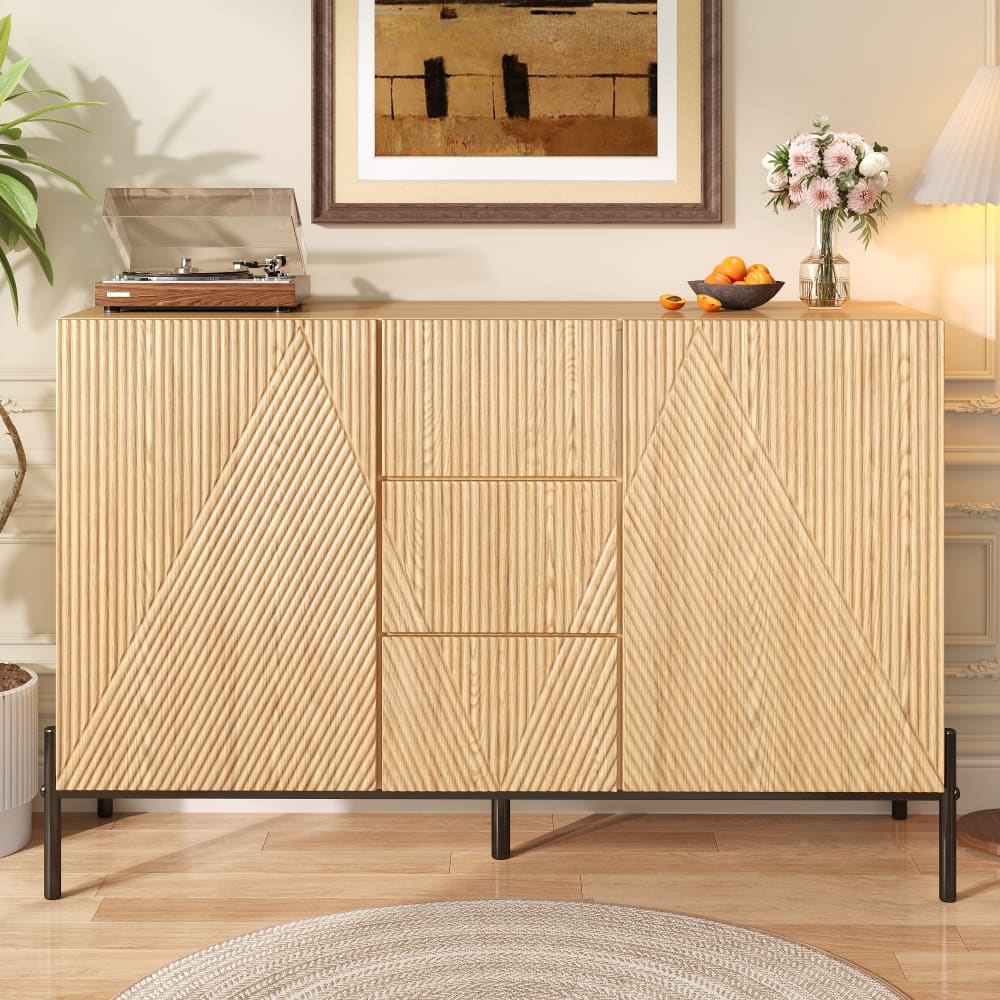 Détail des façades en relief du buffet URBAN MEUBLE