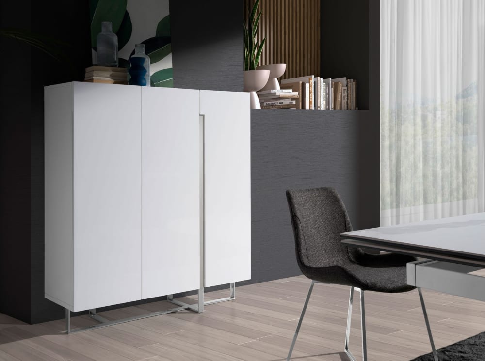 Buffet haut ANGEL CERDA portes ouvertes sur les étagères en bois