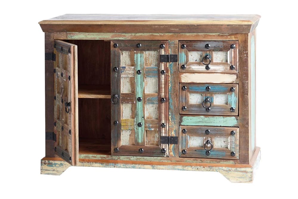 Détail des façades en bois recyclé du buffet THEONIE
