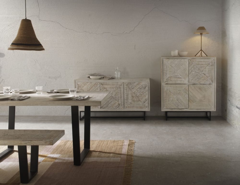 Détail de la patine blanche du buffet GEESE HOME